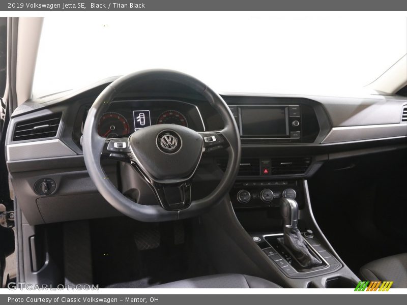 Black / Titan Black 2019 Volkswagen Jetta SE