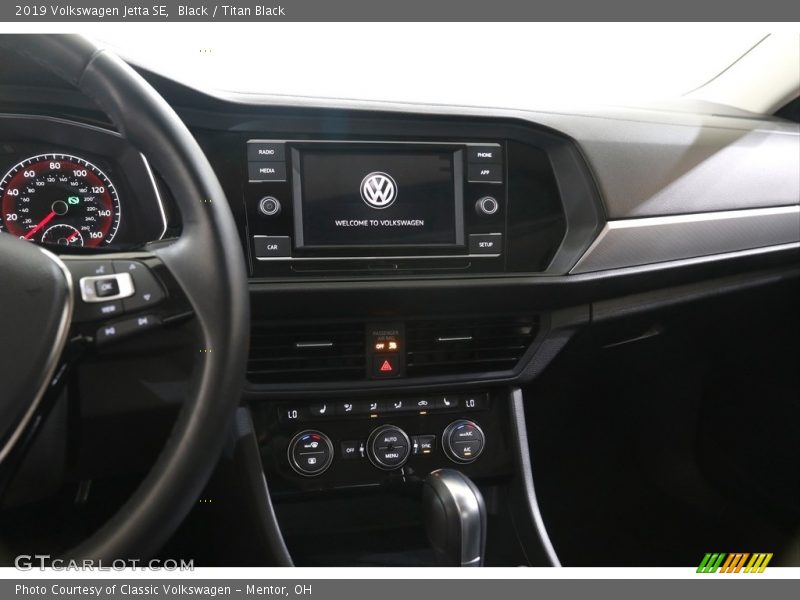 Black / Titan Black 2019 Volkswagen Jetta SE