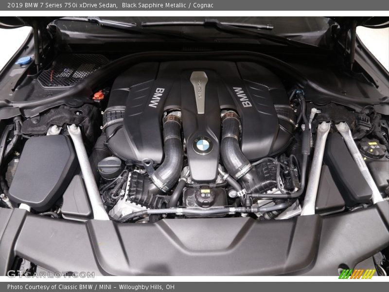 Black Sapphire Metallic / Cognac 2019 BMW 7 Series 750i xDrive Sedan