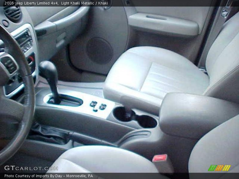 Light Khaki Metallic / Khaki 2005 Jeep Liberty Limited 4x4