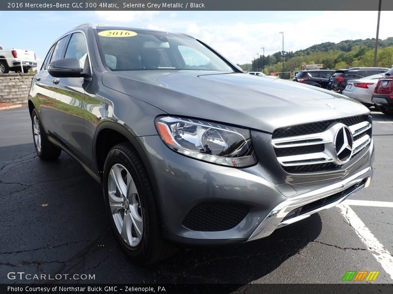 Front 3/4 View of 2016 GLC 300 4Matic