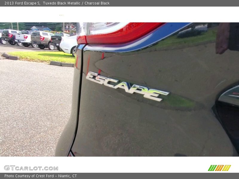 Tuxedo Black Metallic / Charcoal Black 2013 Ford Escape S