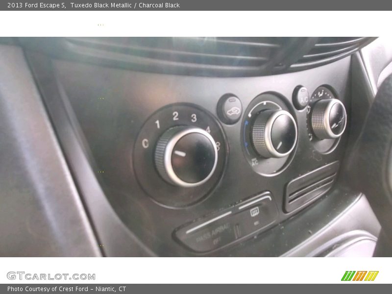 Tuxedo Black Metallic / Charcoal Black 2013 Ford Escape S