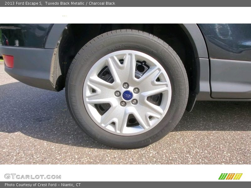 Tuxedo Black Metallic / Charcoal Black 2013 Ford Escape S