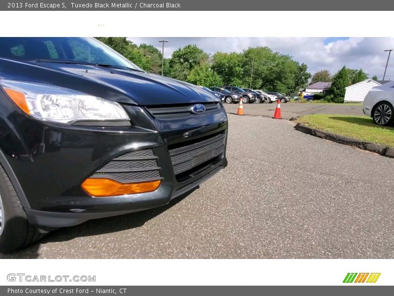 Tuxedo Black Metallic / Charcoal Black 2013 Ford Escape S