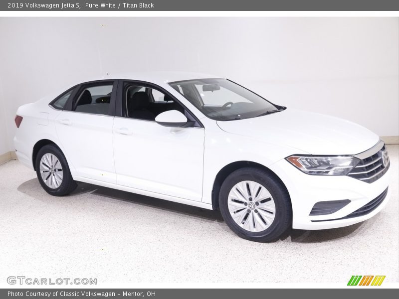Pure White / Titan Black 2019 Volkswagen Jetta S
