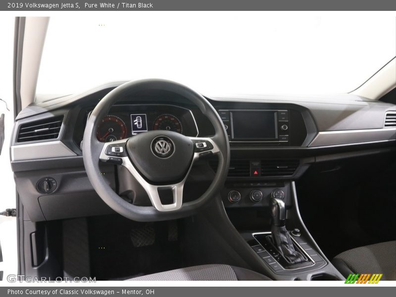 Pure White / Titan Black 2019 Volkswagen Jetta S