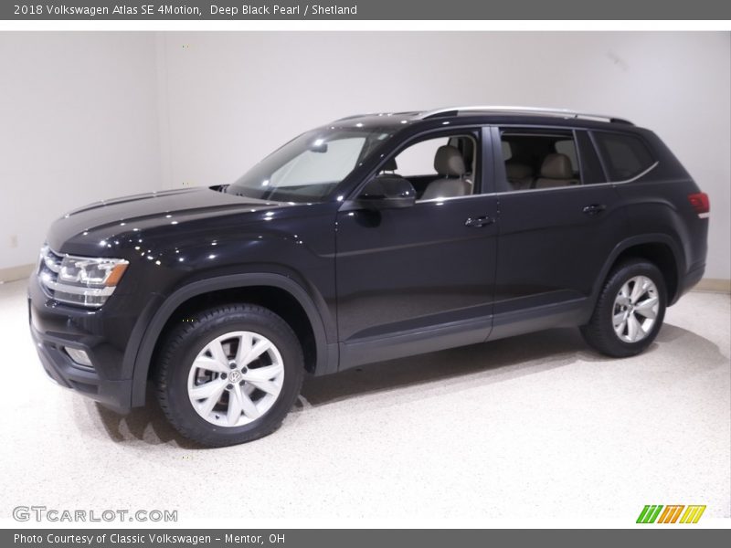 Deep Black Pearl / Shetland 2018 Volkswagen Atlas SE 4Motion