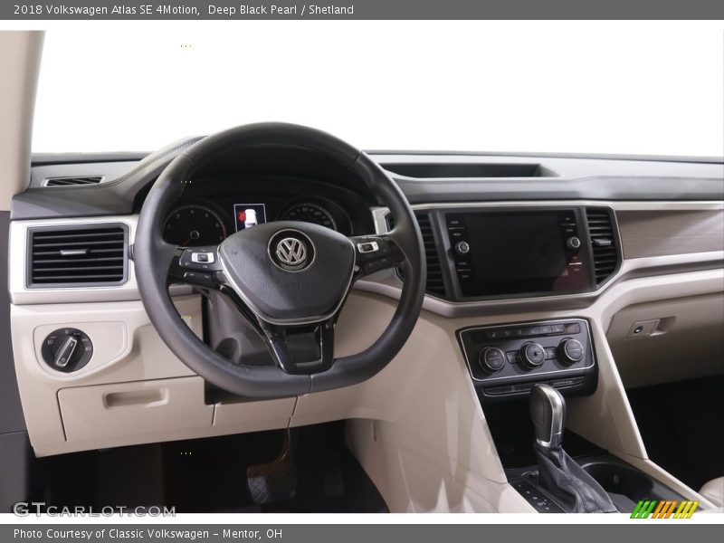 Deep Black Pearl / Shetland 2018 Volkswagen Atlas SE 4Motion