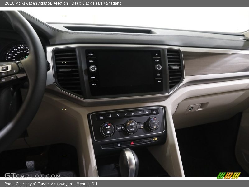 Deep Black Pearl / Shetland 2018 Volkswagen Atlas SE 4Motion