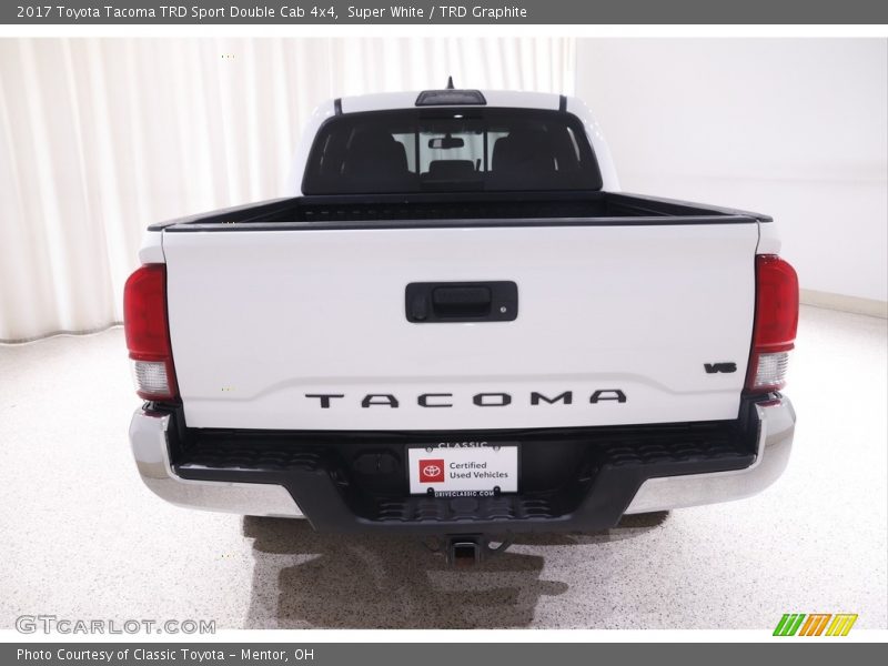 Super White / TRD Graphite 2017 Toyota Tacoma TRD Sport Double Cab 4x4