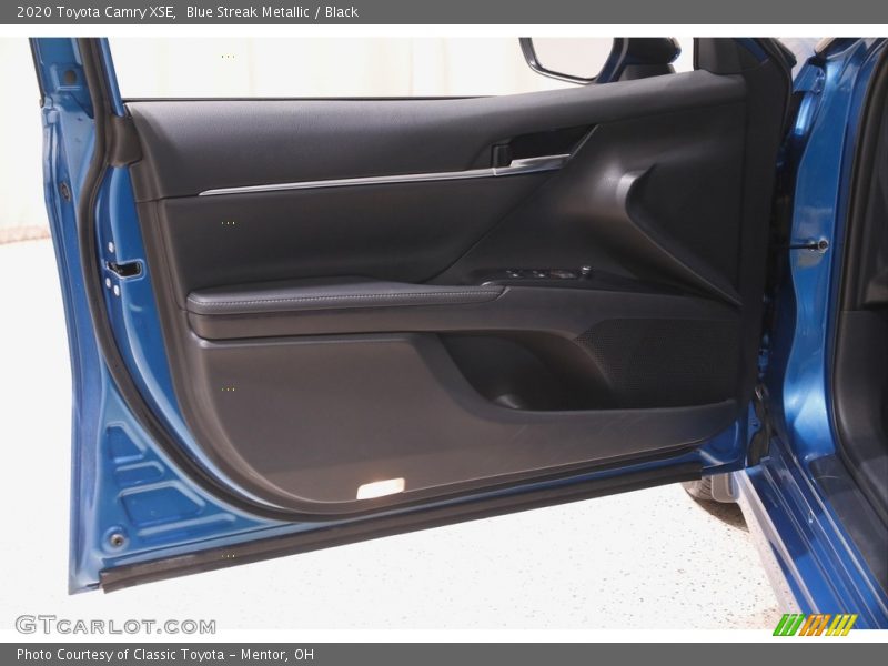 Blue Streak Metallic / Black 2020 Toyota Camry XSE