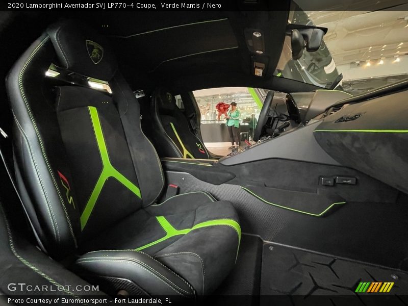 Front Seat of 2020 Aventador SVJ LP770-4 Coupe