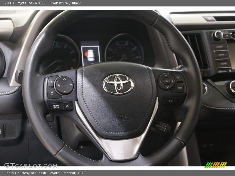 Super White / Black 2018 Toyota RAV4 XLE