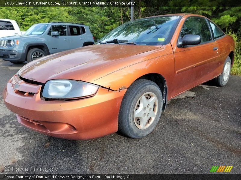 Sunburst Orange Metallic / Graphite Gray 2005 Chevrolet Cavalier Coupe