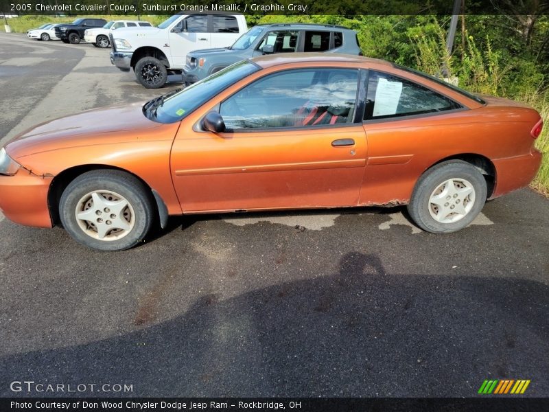 Sunburst Orange Metallic / Graphite Gray 2005 Chevrolet Cavalier Coupe