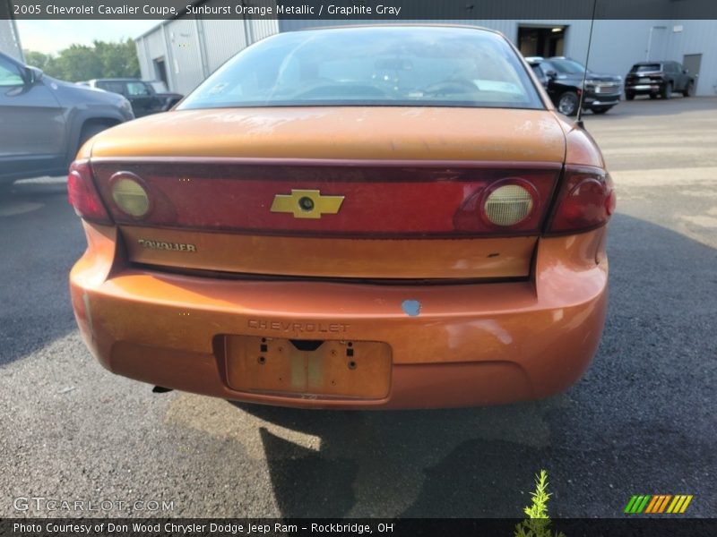 Sunburst Orange Metallic / Graphite Gray 2005 Chevrolet Cavalier Coupe