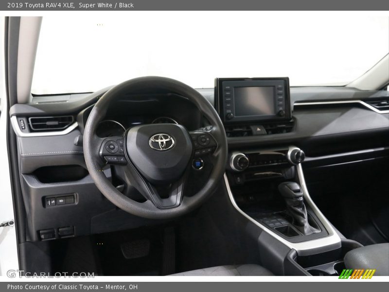 Super White / Black 2019 Toyota RAV4 XLE