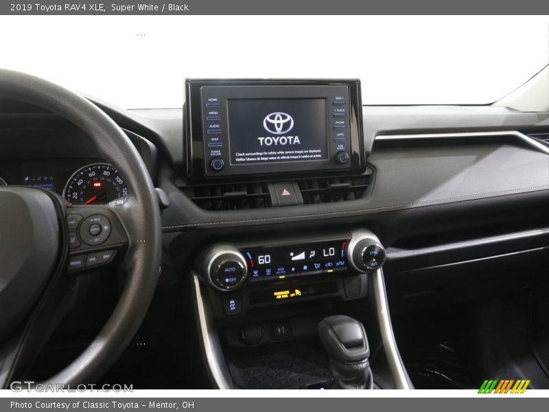 Super White / Black 2019 Toyota RAV4 XLE