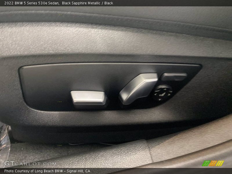 Black Sapphire Metallic / Black 2022 BMW 5 Series 530e Sedan
