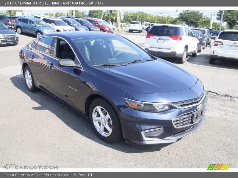 Front 3/4 View of 2017 Malibu LS