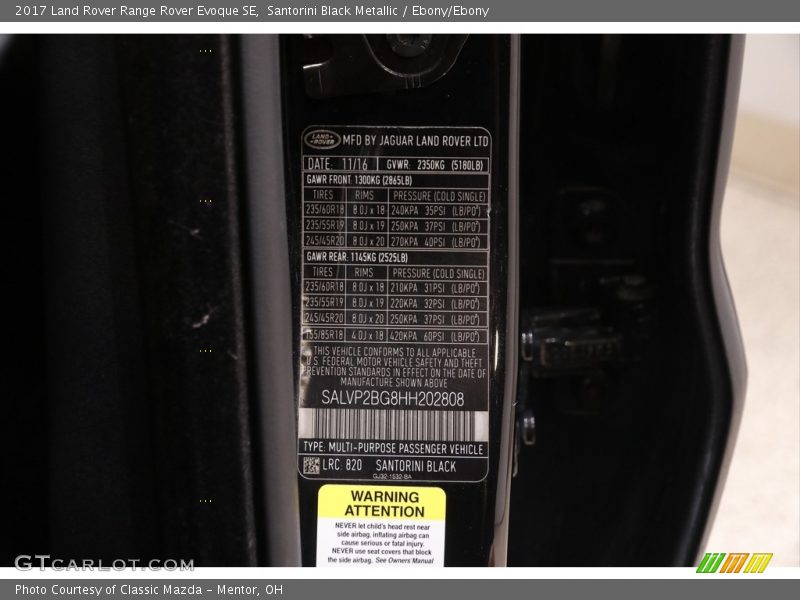 Santorini Black Metallic / Ebony/Ebony 2017 Land Rover Range Rover Evoque SE