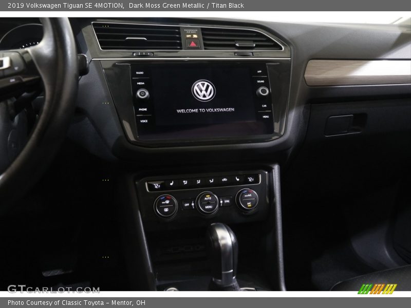 Dark Moss Green Metallic / Titan Black 2019 Volkswagen Tiguan SE 4MOTION