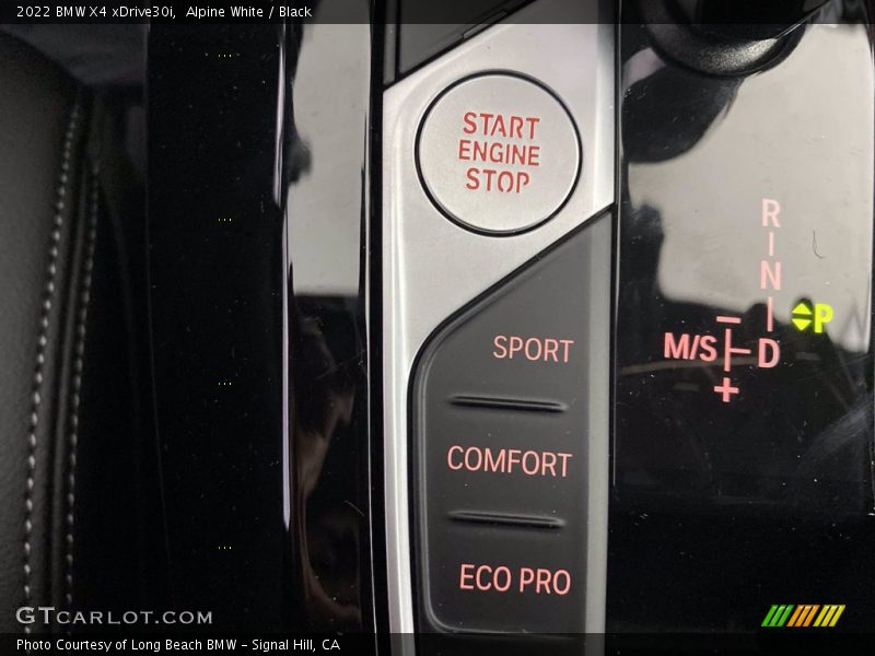 Controls of 2022 X4 xDrive30i