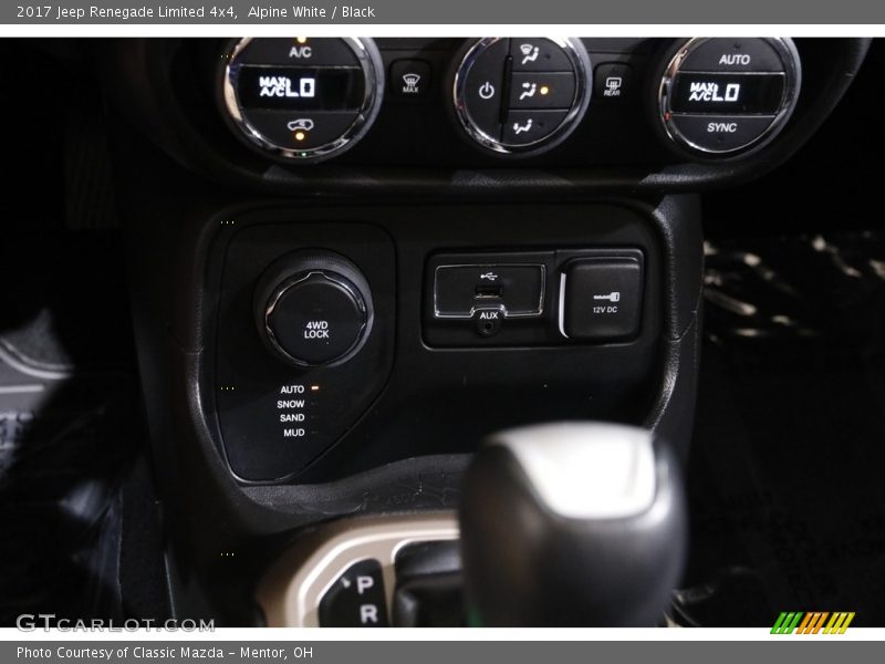 Alpine White / Black 2017 Jeep Renegade Limited 4x4
