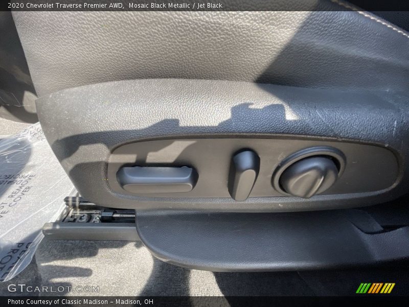 Mosaic Black Metallic / Jet Black 2020 Chevrolet Traverse Premier AWD