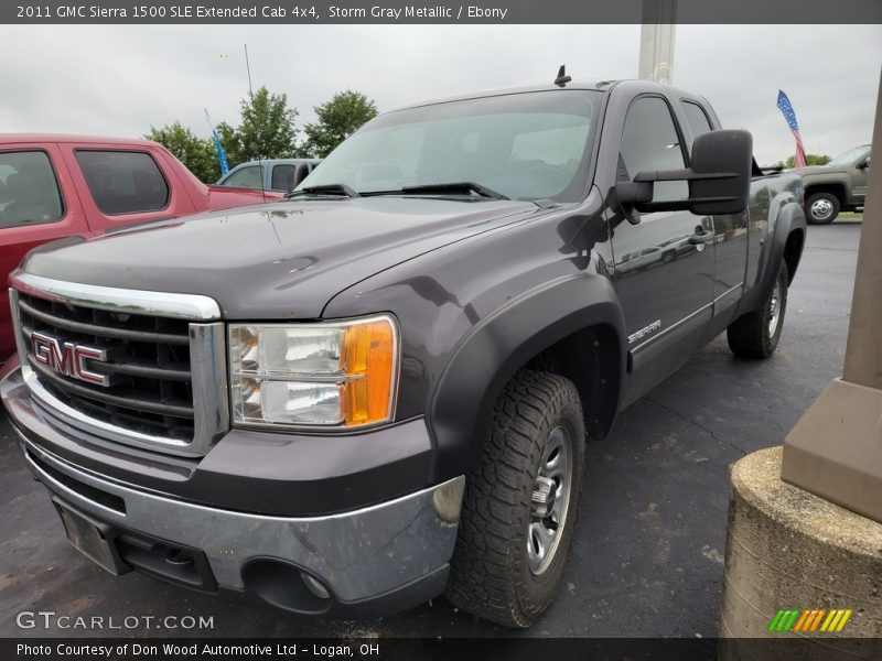 Front 3/4 View of 2011 Sierra 1500 SLE Extended Cab 4x4