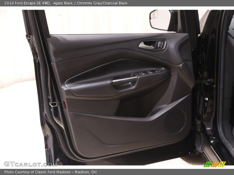 Agate Black / Chromite Gray/Charcoal Black 2019 Ford Escape SE 4WD