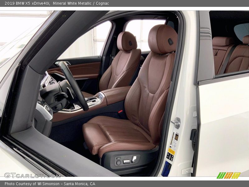 Front Seat of 2019 X5 xDrive40i