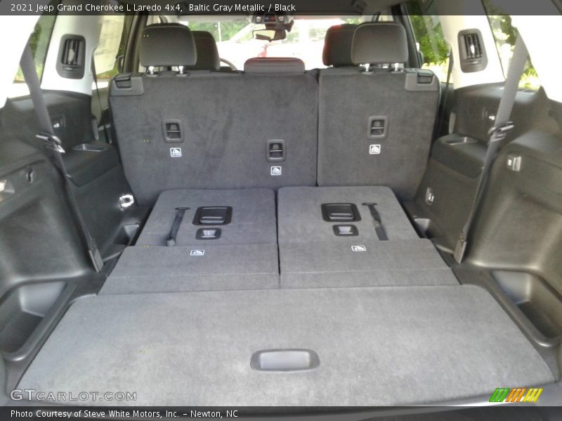  2021 Grand Cherokee L Laredo 4x4 Trunk