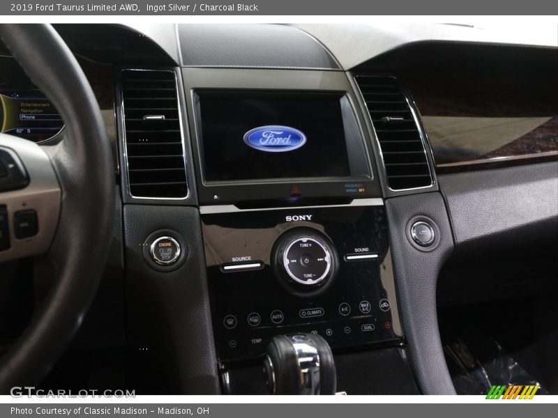 Ingot Silver / Charcoal Black 2019 Ford Taurus Limited AWD