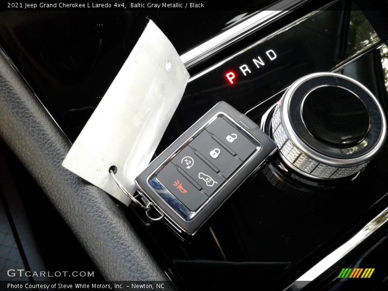  2021 Grand Cherokee L Laredo 4x4 8 Speed Automatic Shifter