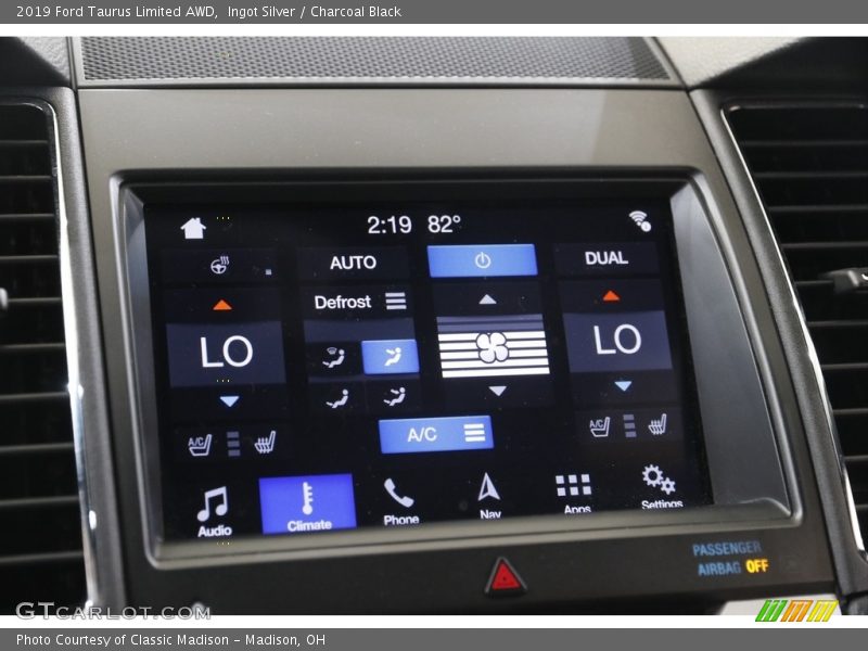 Ingot Silver / Charcoal Black 2019 Ford Taurus Limited AWD