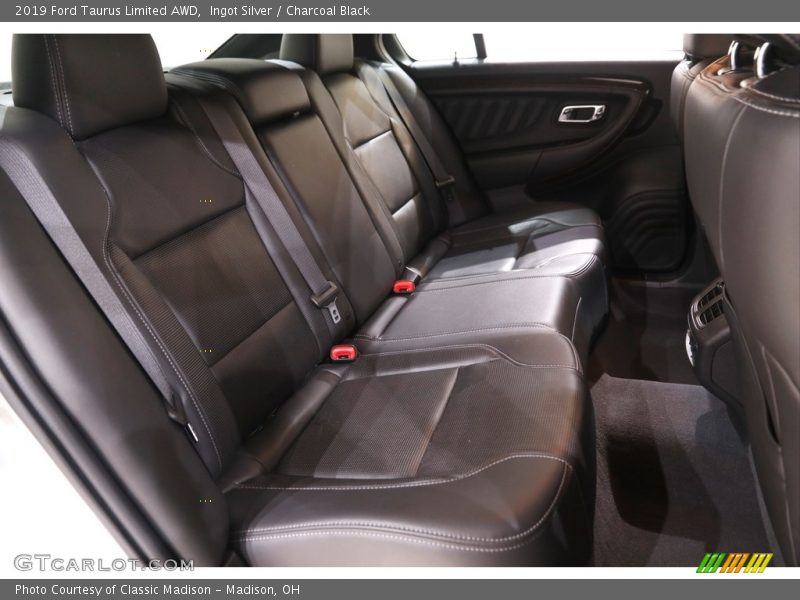 Ingot Silver / Charcoal Black 2019 Ford Taurus Limited AWD