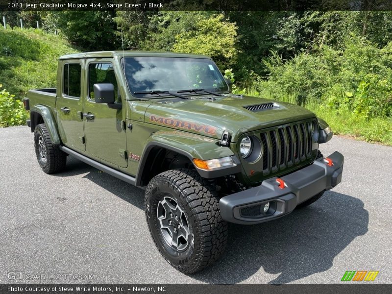 Front 3/4 View of 2021 Gladiator Mojave 4x4