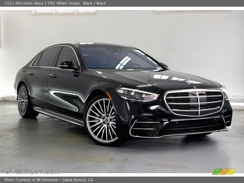 Front 3/4 View of 2021 S 580 4Matic Sedan