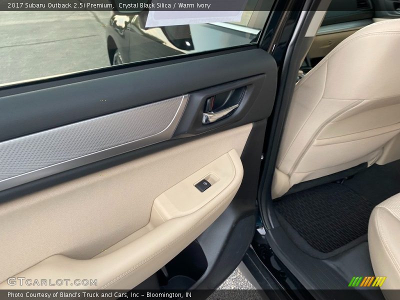 Crystal Black Silica / Warm Ivory 2017 Subaru Outback 2.5i Premium