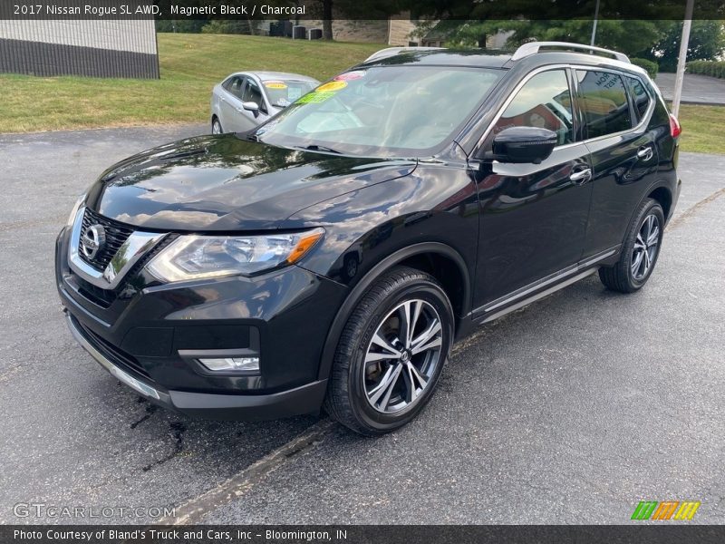 Magnetic Black / Charcoal 2017 Nissan Rogue SL AWD