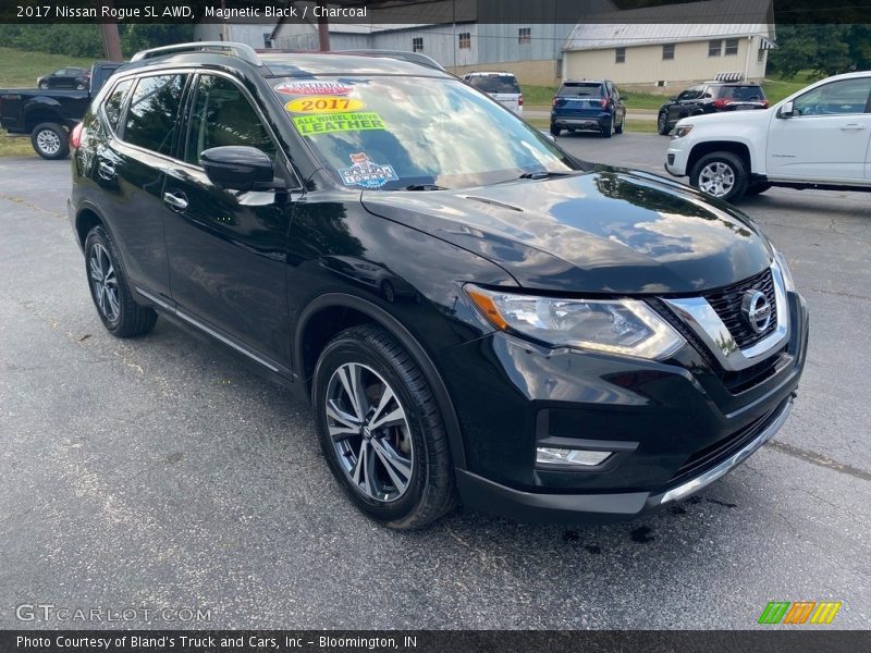 Magnetic Black / Charcoal 2017 Nissan Rogue SL AWD