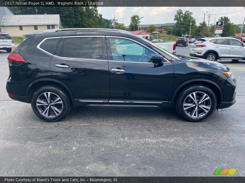 Magnetic Black / Charcoal 2017 Nissan Rogue SL AWD