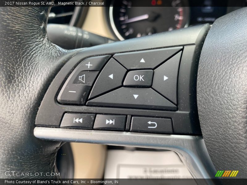 Magnetic Black / Charcoal 2017 Nissan Rogue SL AWD