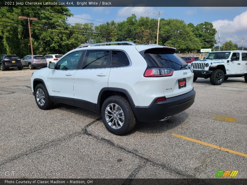 Bright White / Black 2021 Jeep Cherokee Latitude Lux 4x4