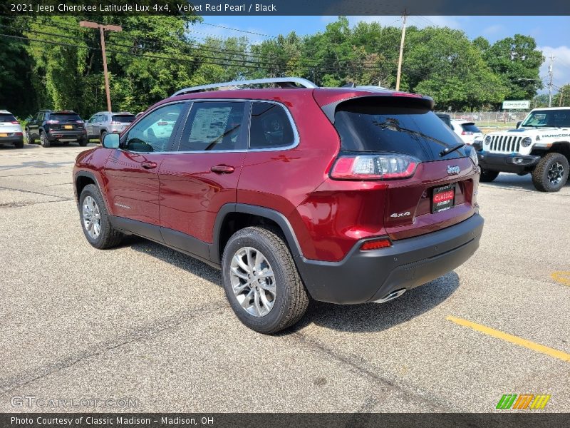 Velvet Red Pearl / Black 2021 Jeep Cherokee Latitude Lux 4x4