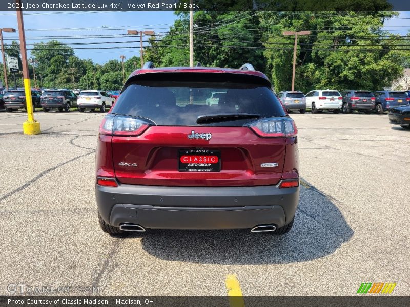 Velvet Red Pearl / Black 2021 Jeep Cherokee Latitude Lux 4x4