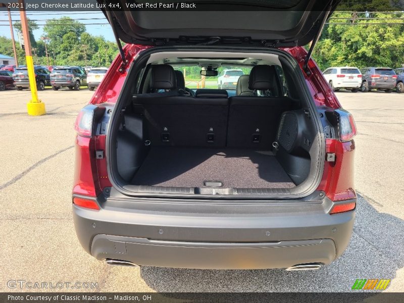 Velvet Red Pearl / Black 2021 Jeep Cherokee Latitude Lux 4x4