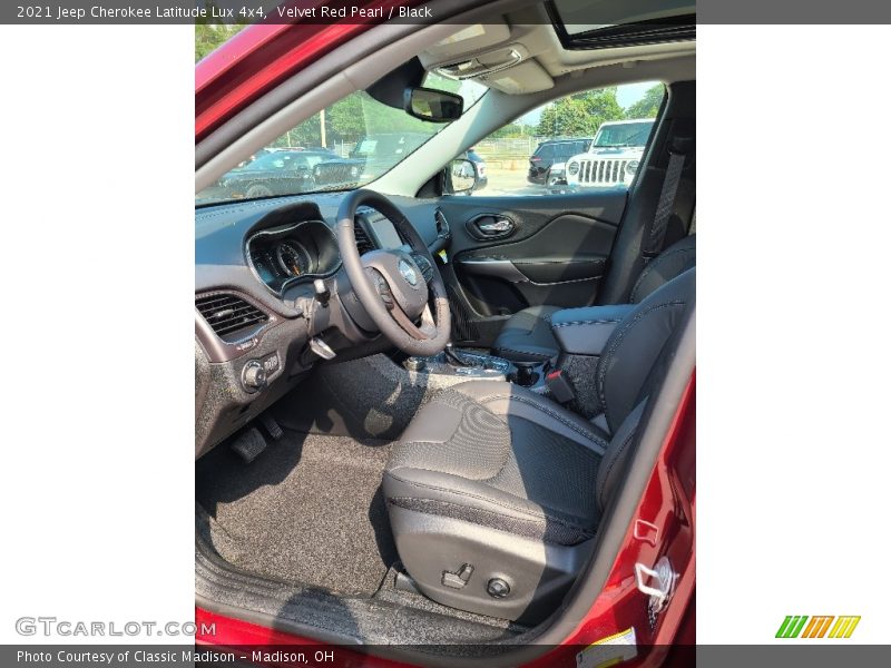 Velvet Red Pearl / Black 2021 Jeep Cherokee Latitude Lux 4x4
